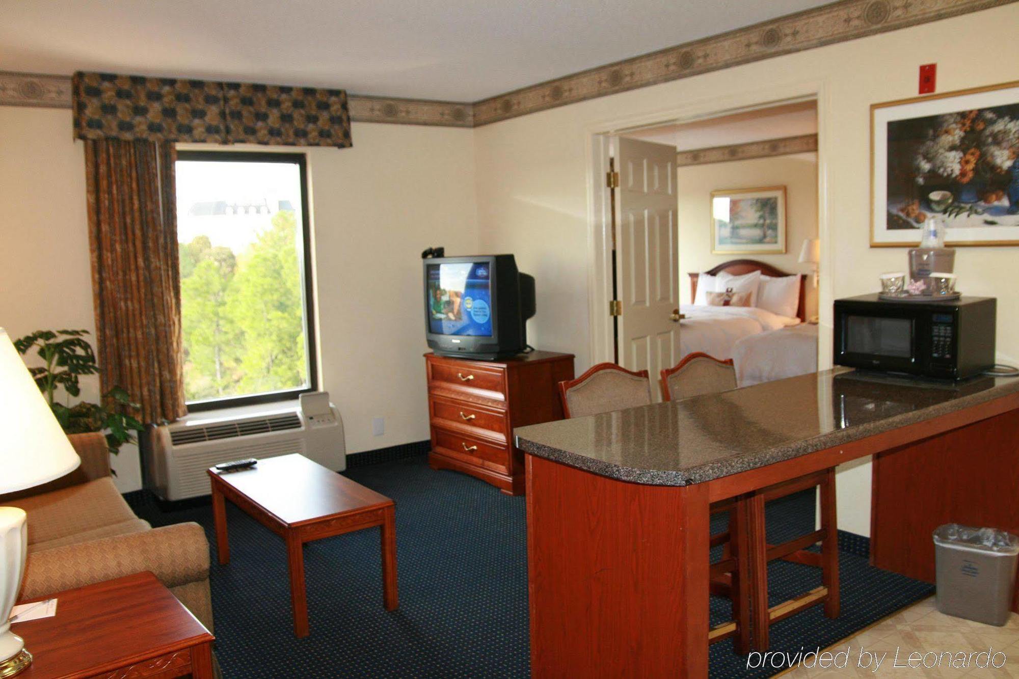 Hampton Inn & Suites Atlanta-Galleria Smyrna Room photo